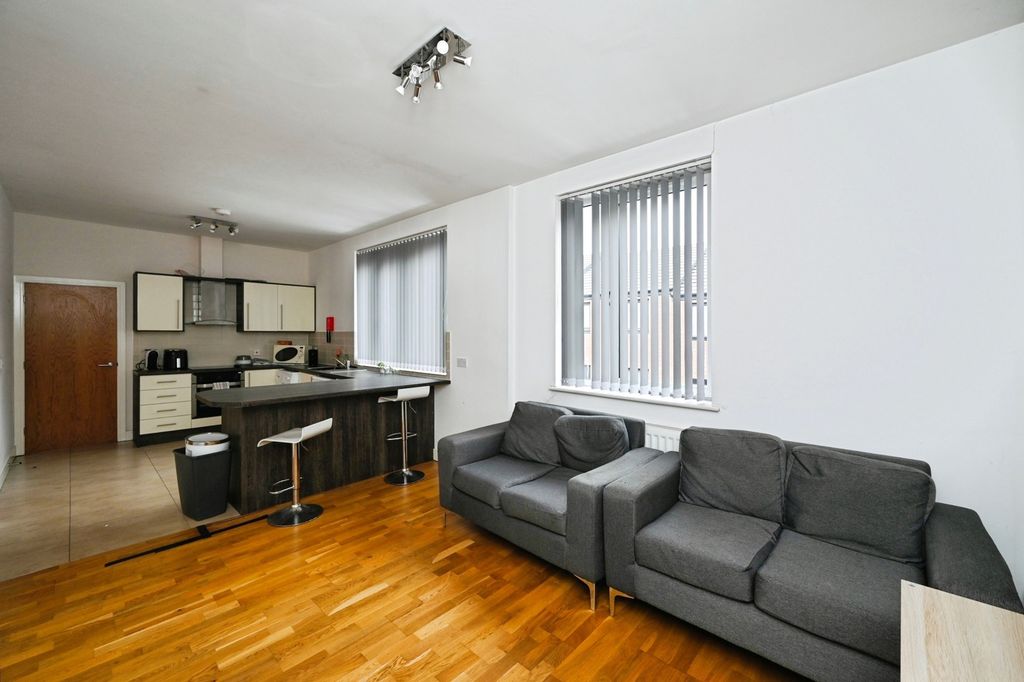 Property photo 2 of 17 Photo