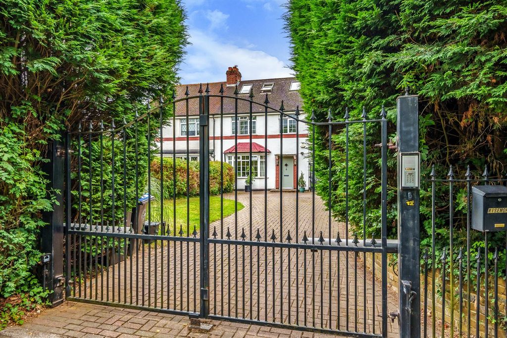 Property photo 1 of 19