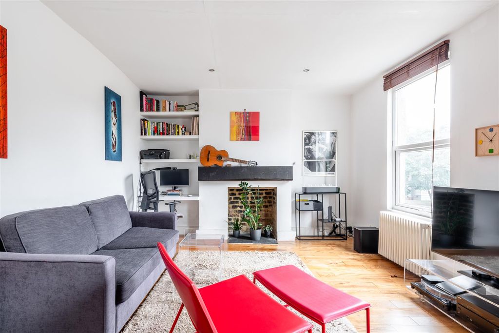 Property photo 2 of 12