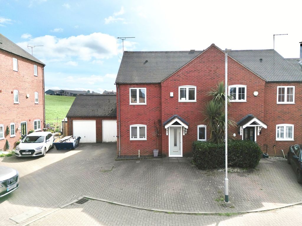 Property photo 1 of 33