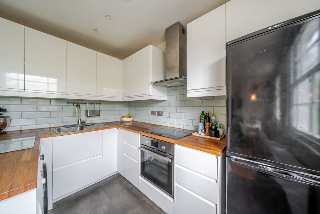 Property photo 3 of 12 1447448-8-69E62A9...