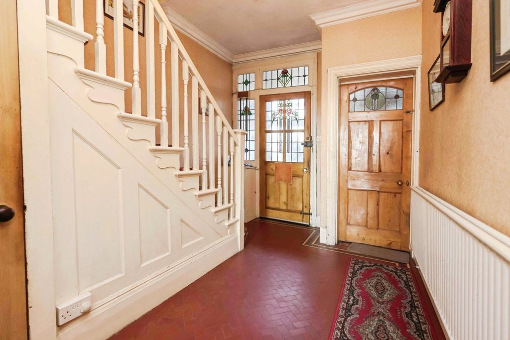 Property photo 2 of 17 Photo