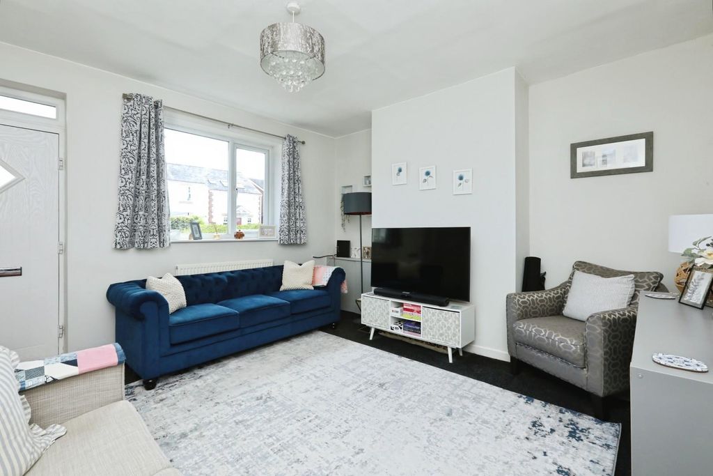 Property photo 2 of 14 Lounge