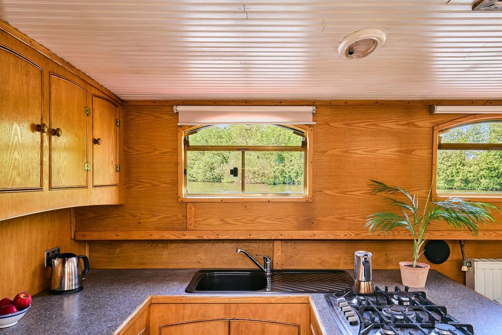 Property photo 3 of 29