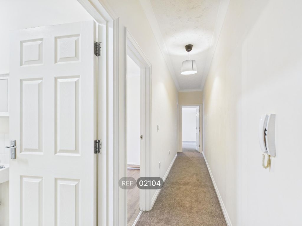 Property photo 3 of 8 Hallway