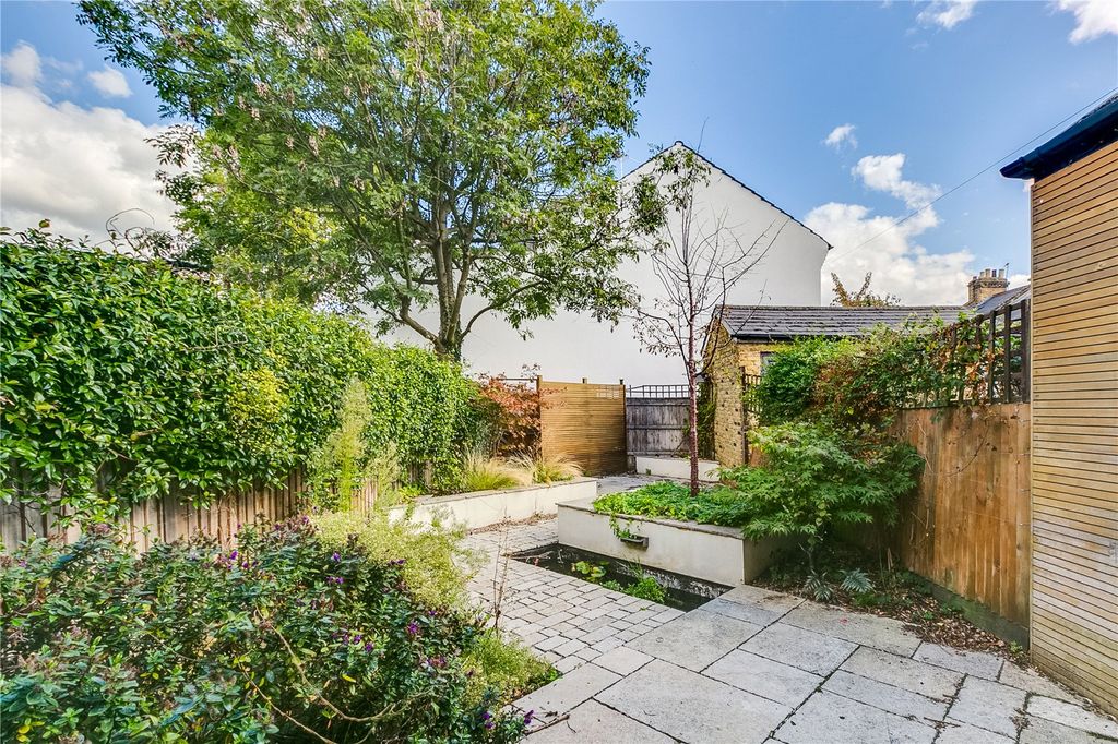 Property photo 3 of 7