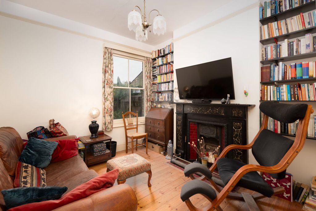 Property photo 3 of 17