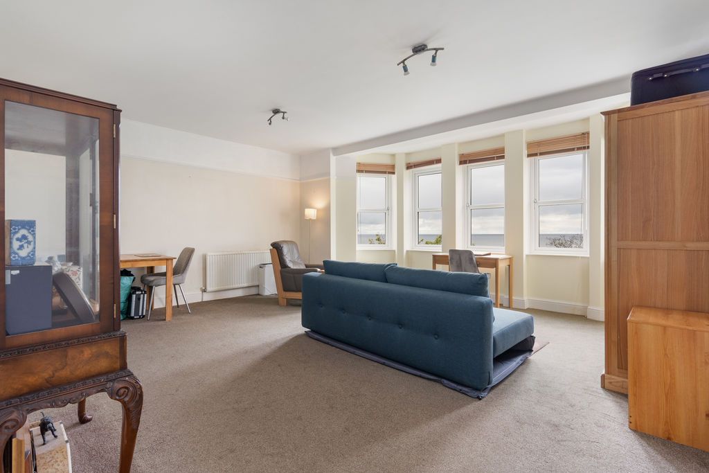 Property photo 3 of 14 6 Falcon Cliff Apartments
