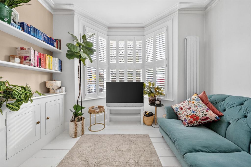 Property photo 3 of 17 2.Jpg