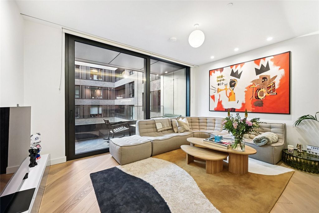 Property photo 1 of 18 Reception Room