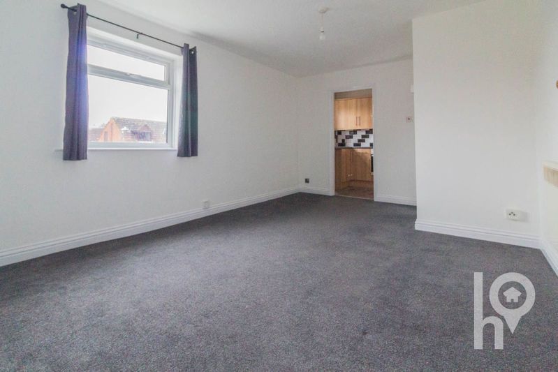 Property photo 2 of 8 Photo 6