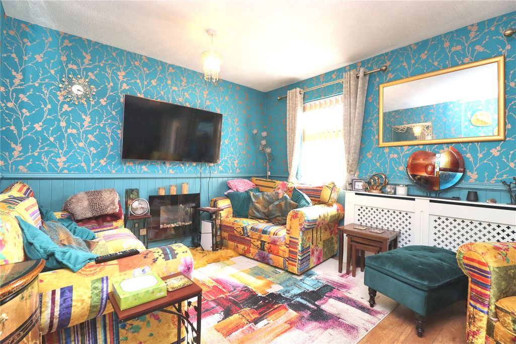 Property photo 2 of 18 Picture No. 11