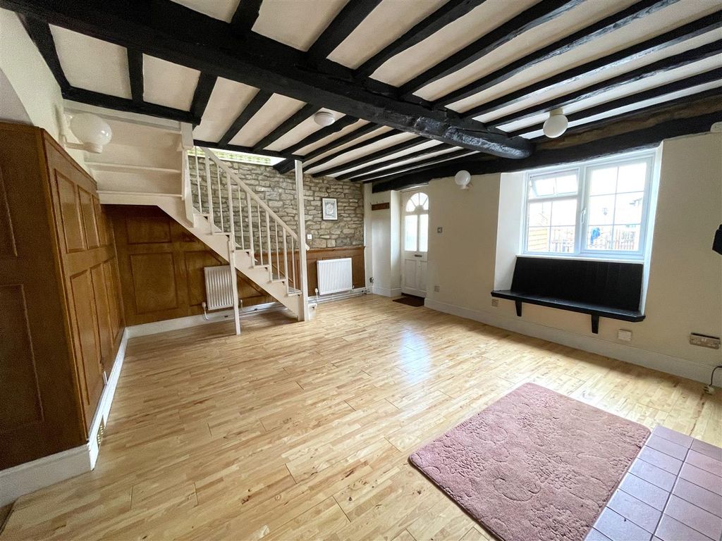Property photo 3 of 14 Sitting Room