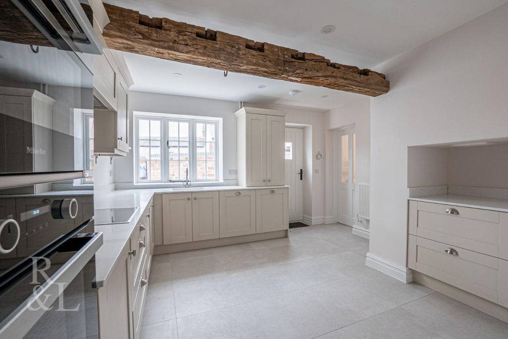 Property photo 1 of 34 Kilwardby 4 (14).Jpg