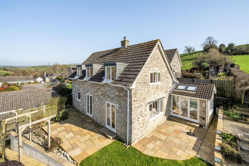 Property photo 1 of 19