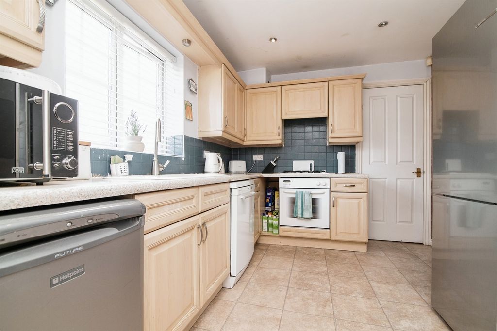 Property photo 2 of 15