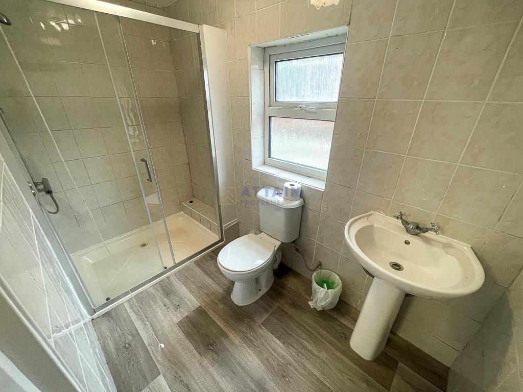 Property photo 3 of 18 Off-Suite.Jpg
