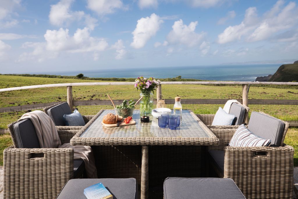 Property photo 2 of 18 Gallery