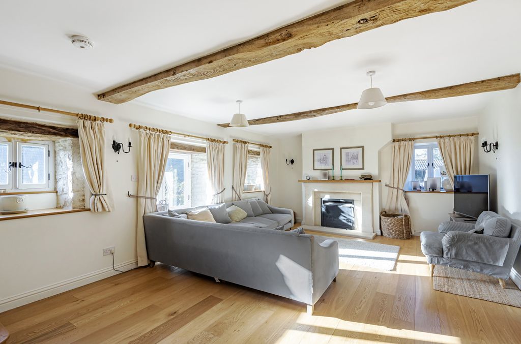 Property photo 2 of 11 815918 (2).Jpg