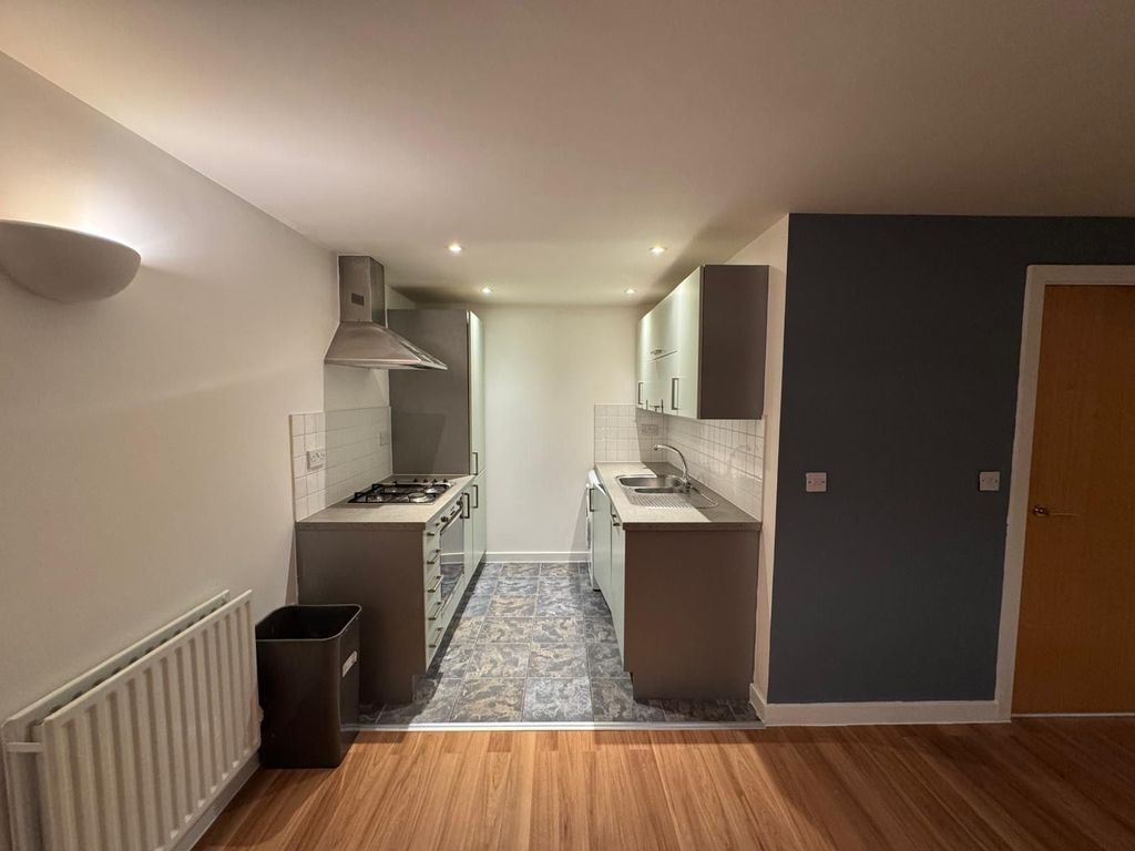 Property photo 2 of 6 Photo 1