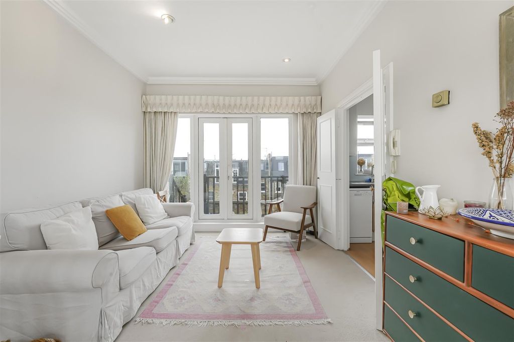 Property photo 3 of 13 Ped04447.Jpg