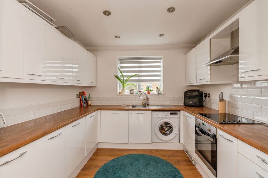 Property photo 3 of 14 Pbox-Img.Jpg