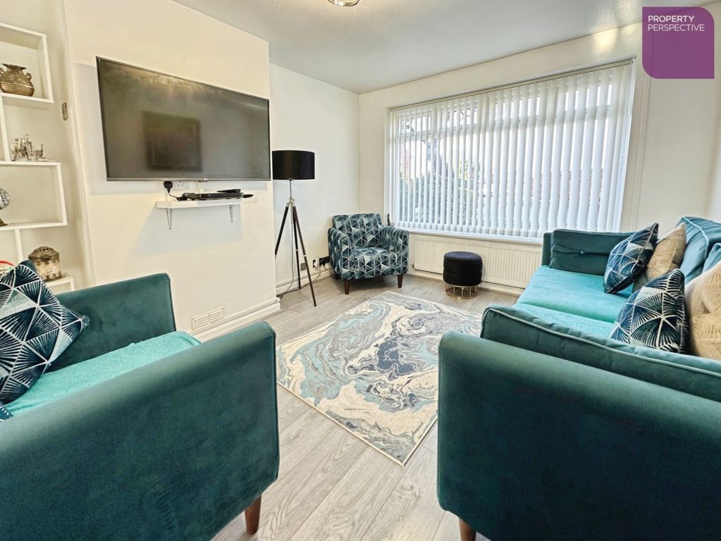 Property photo 2 of 16 Lounge