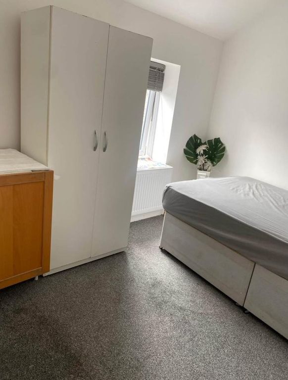 Property photo 1 of 4