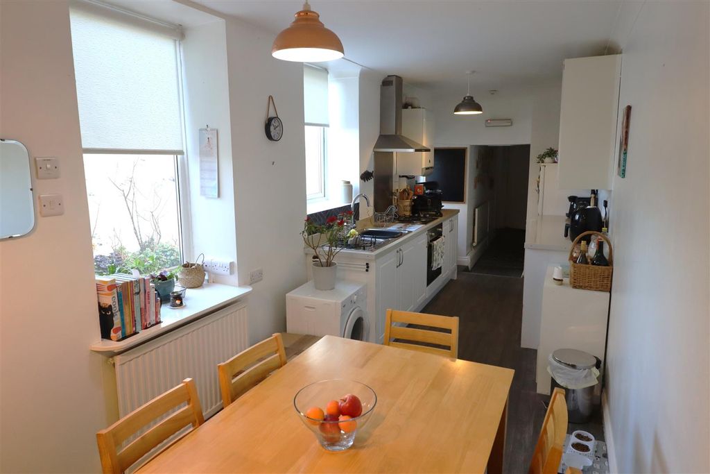 Property photo 2 of 6 Kitchen.Jpg