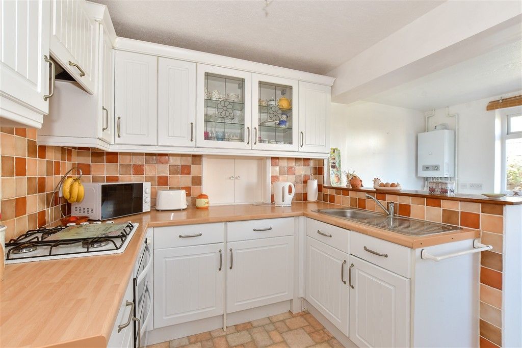 Property photo 2 of 14 Kitchen