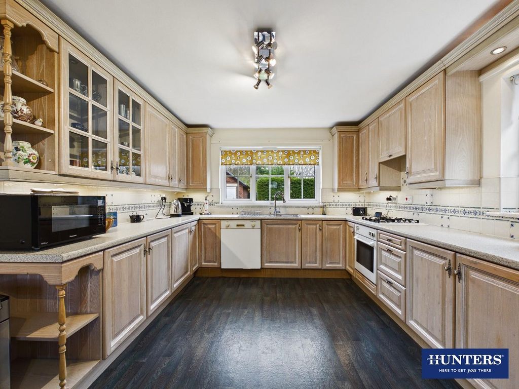 Property photo 3 of 23 Dining Kitchen