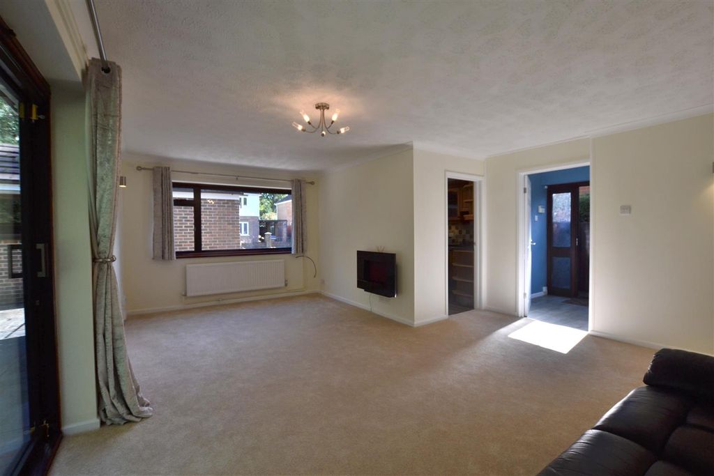 Property photo 3 of 17 Sitting Room 1.Jpg