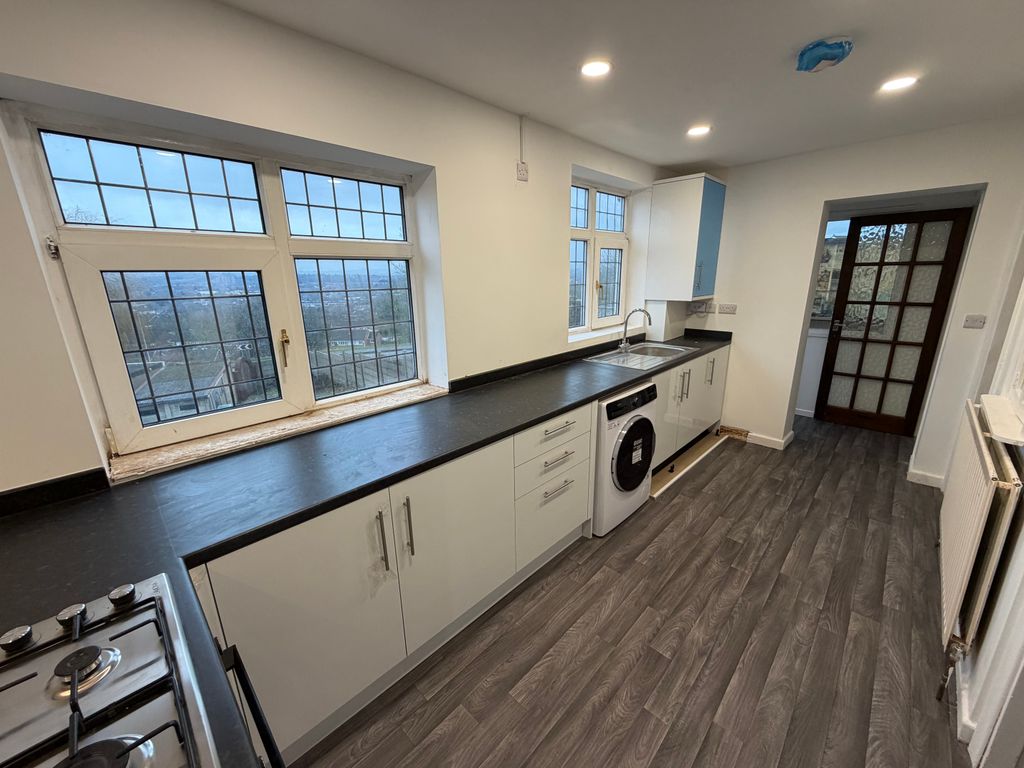 Property photo 2 of 16 Image