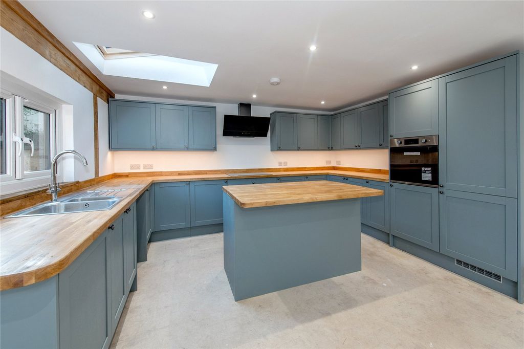 Property photo 3 of 31 Kitchen/Dining Room