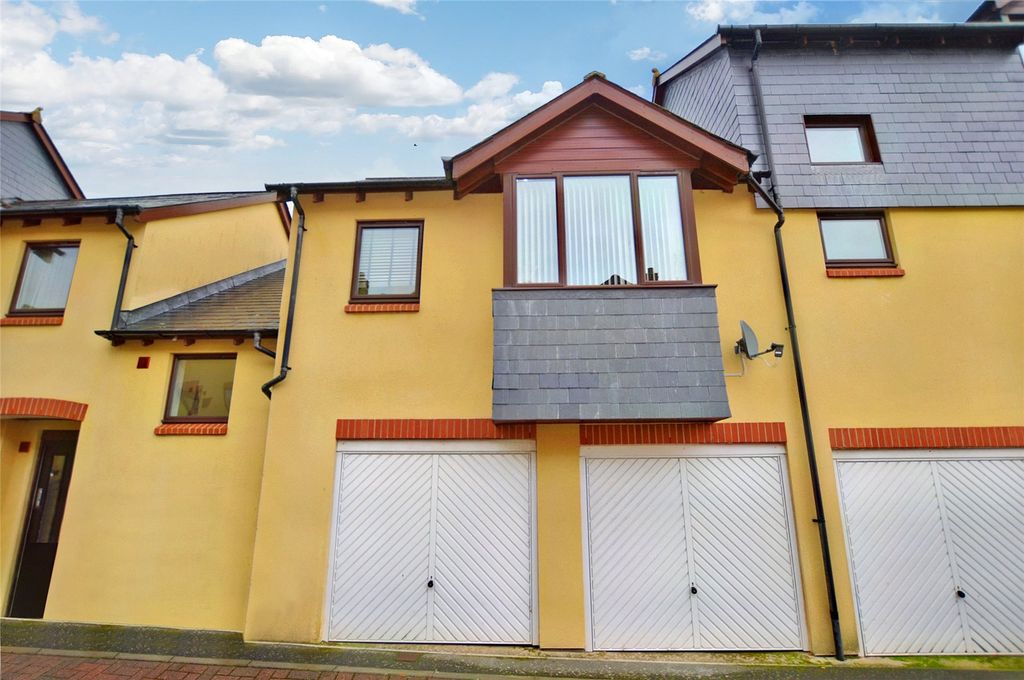 Property photo 1 of 7 Front Aspect