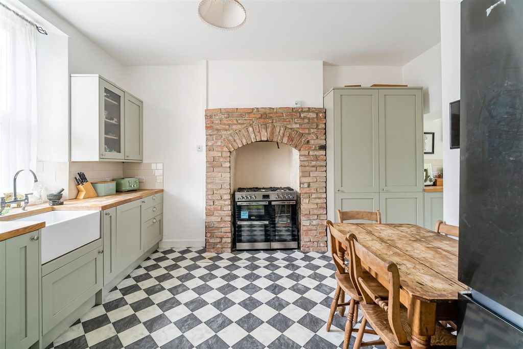 Property photo 2 of 18 Kitchen/Diner