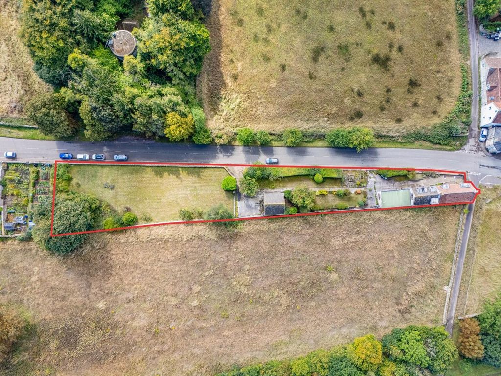 Property photo 2 of 31 Boundary Line.Jpg