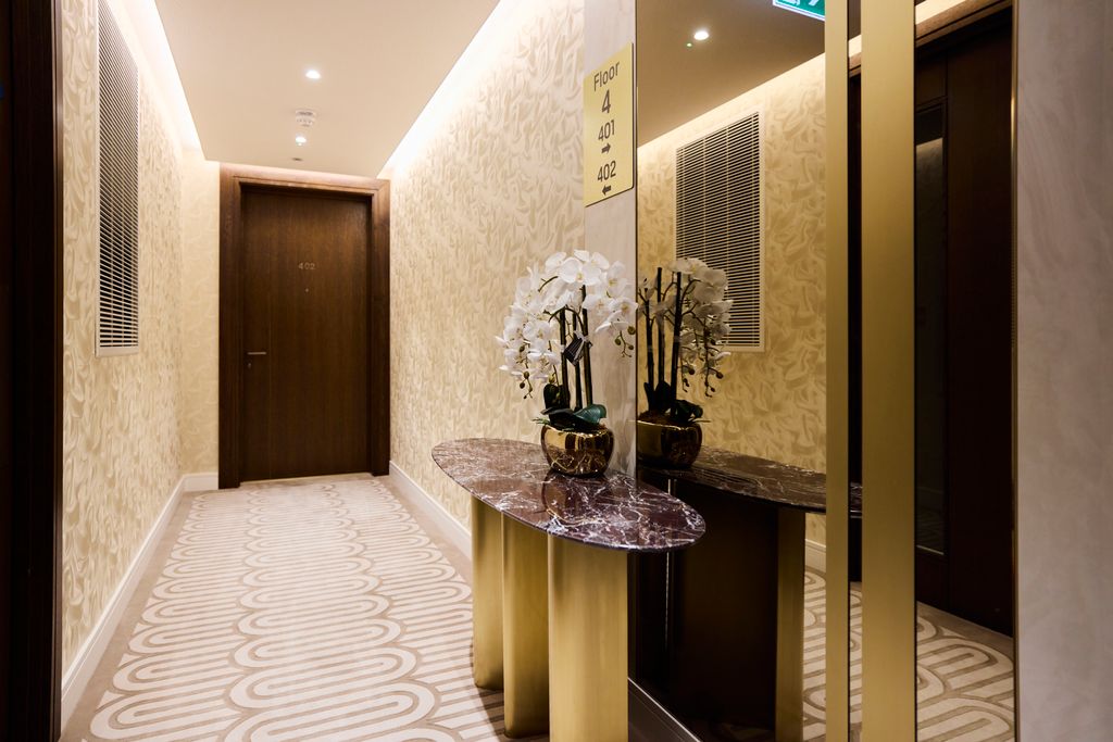 Property photo 3 of 11 Ln Bay 402_121