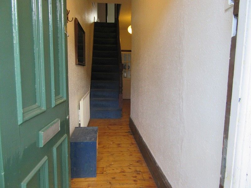 Property photo 2 of 10 Entrance Hall