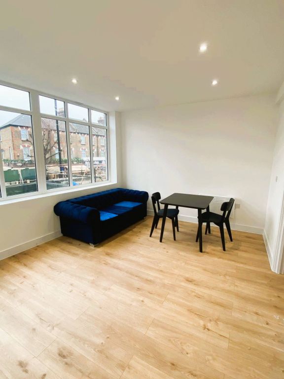 Property photo 3 of 7 Gallery