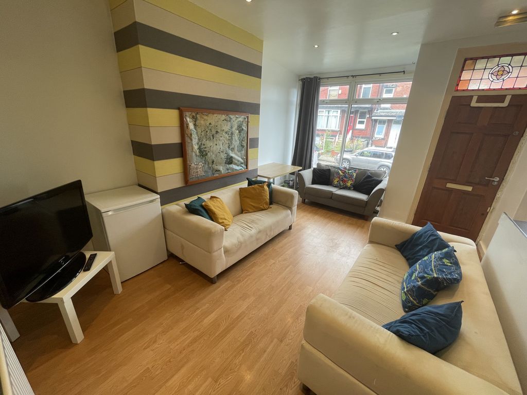 Property photo 2 of 18