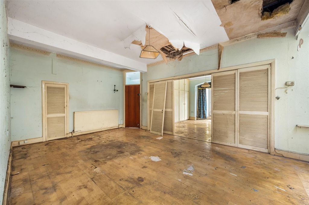 Property photo 3 of 9