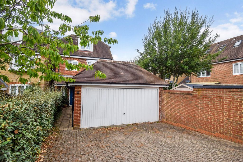 Property photo 1 of 17 External