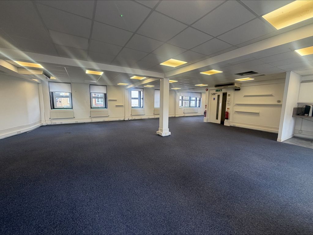 Property photo 2 of 19