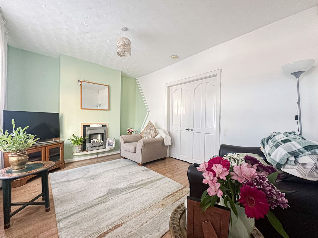 Property photo 2 of 7 Photo 8