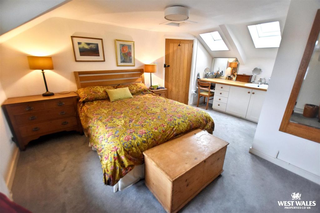 Property photo 3 of 30 4 (3).Jpg