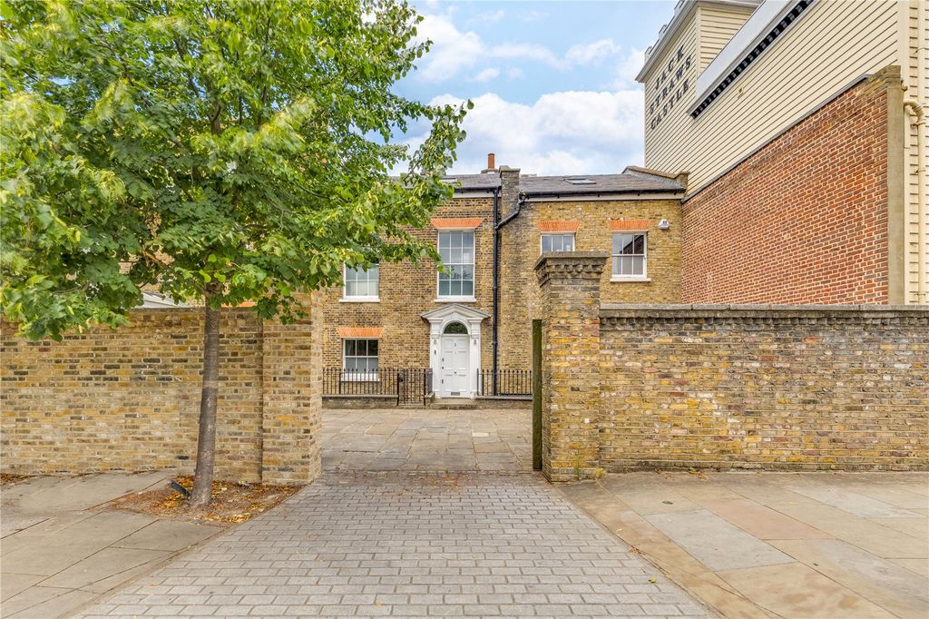 Property photo 2 of 27 Front External