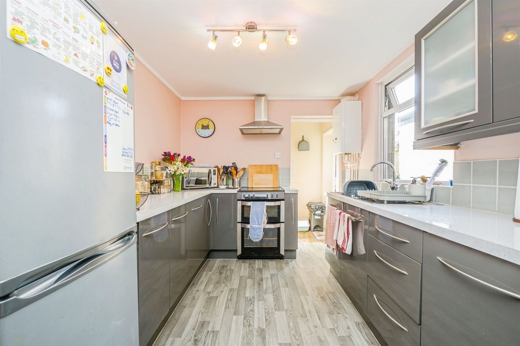 Property photo 2 of 16
