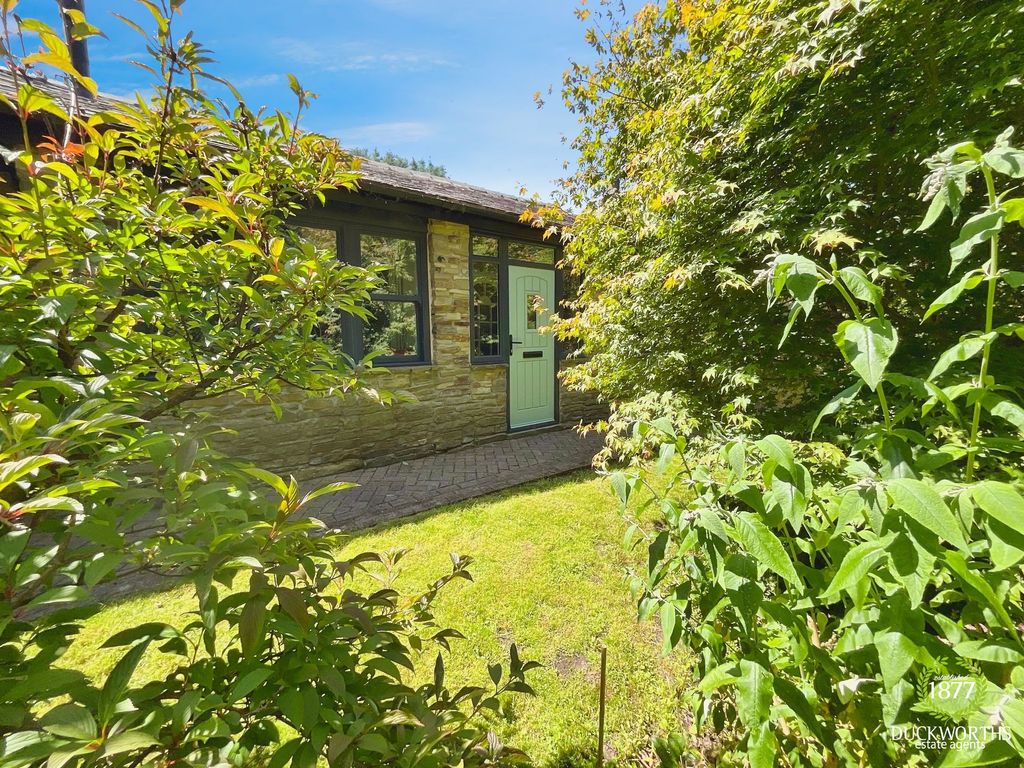 Property photo 2 of 43