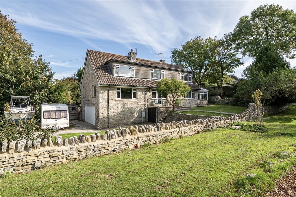 Property photo 2 of 28 1359827-22-68dab2dc4ee1c.Jpg